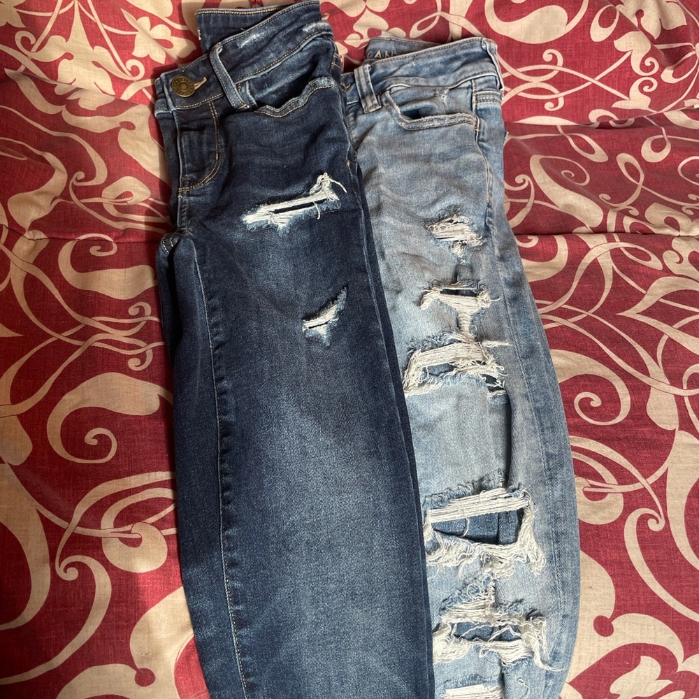 2 pair American Eagle 00 short jeggings. Like new.